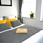 Logustine شقة قرقشونه