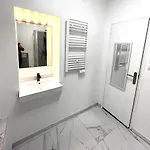 Logustine شقة قرقشونه